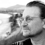Porträtt av Bono i Killiney, 2022 (foto: John Hewson)